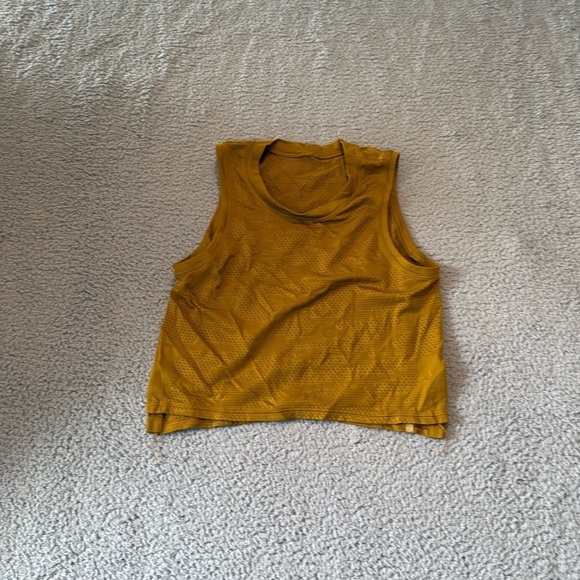 Lululemon Train To Be Tank Color: Dot Camo Gold Spice Size: 4 - Picture 1 of 4